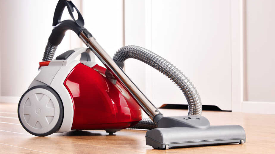 Canister-vacuum cleaner for home use